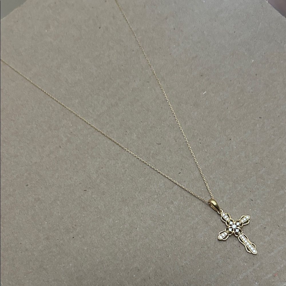 Elegant Gold Cross Pendant Necklace